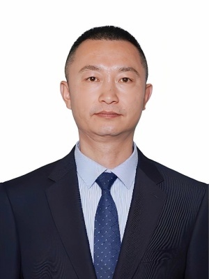 杨成